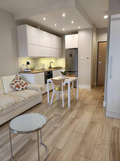 Sweet Apartment Vis-A-Vis Medicover And Paley Institute Warszawa Zewnętrze zdjęcie